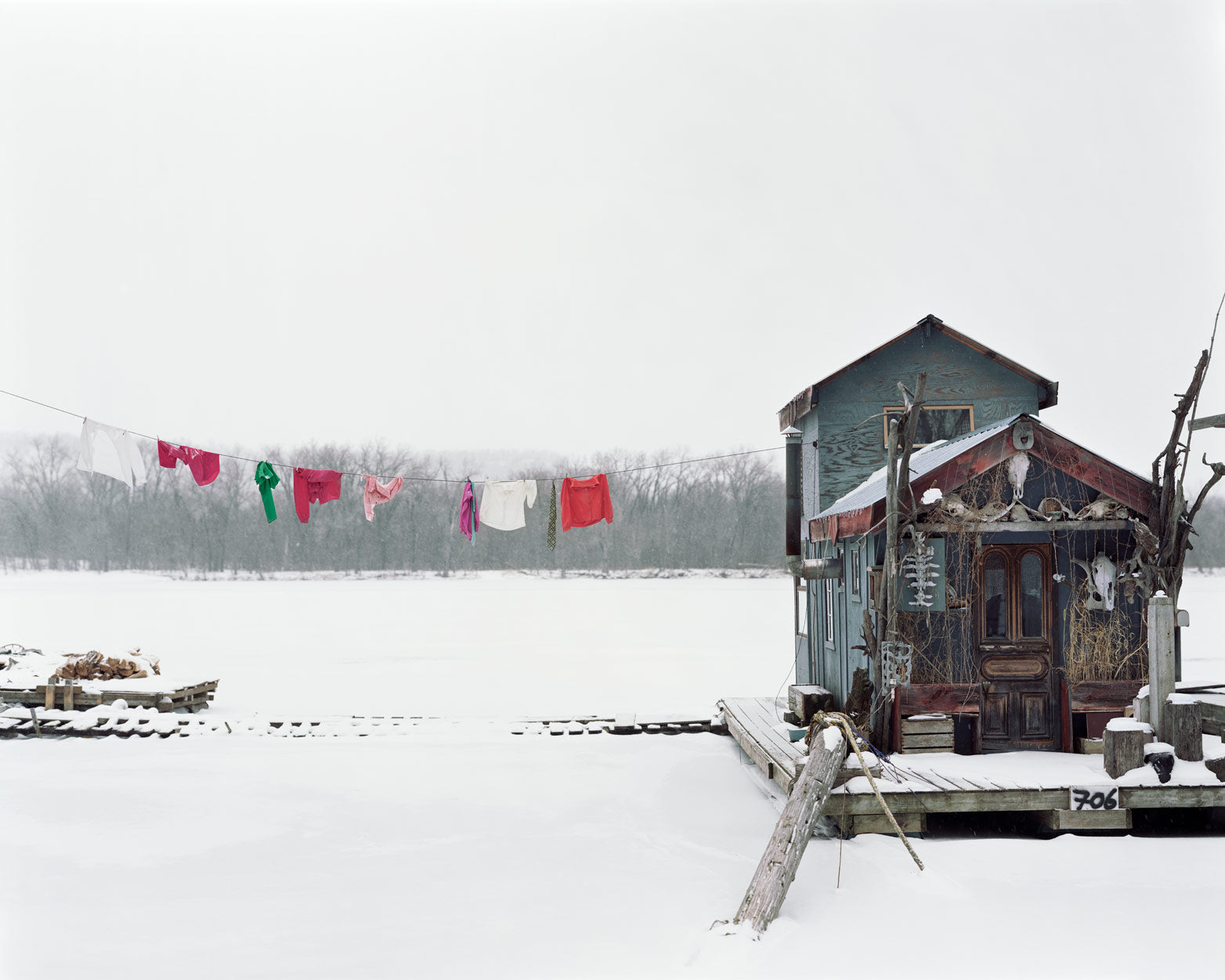 Alec Soth — Sleeping by the Mississippi