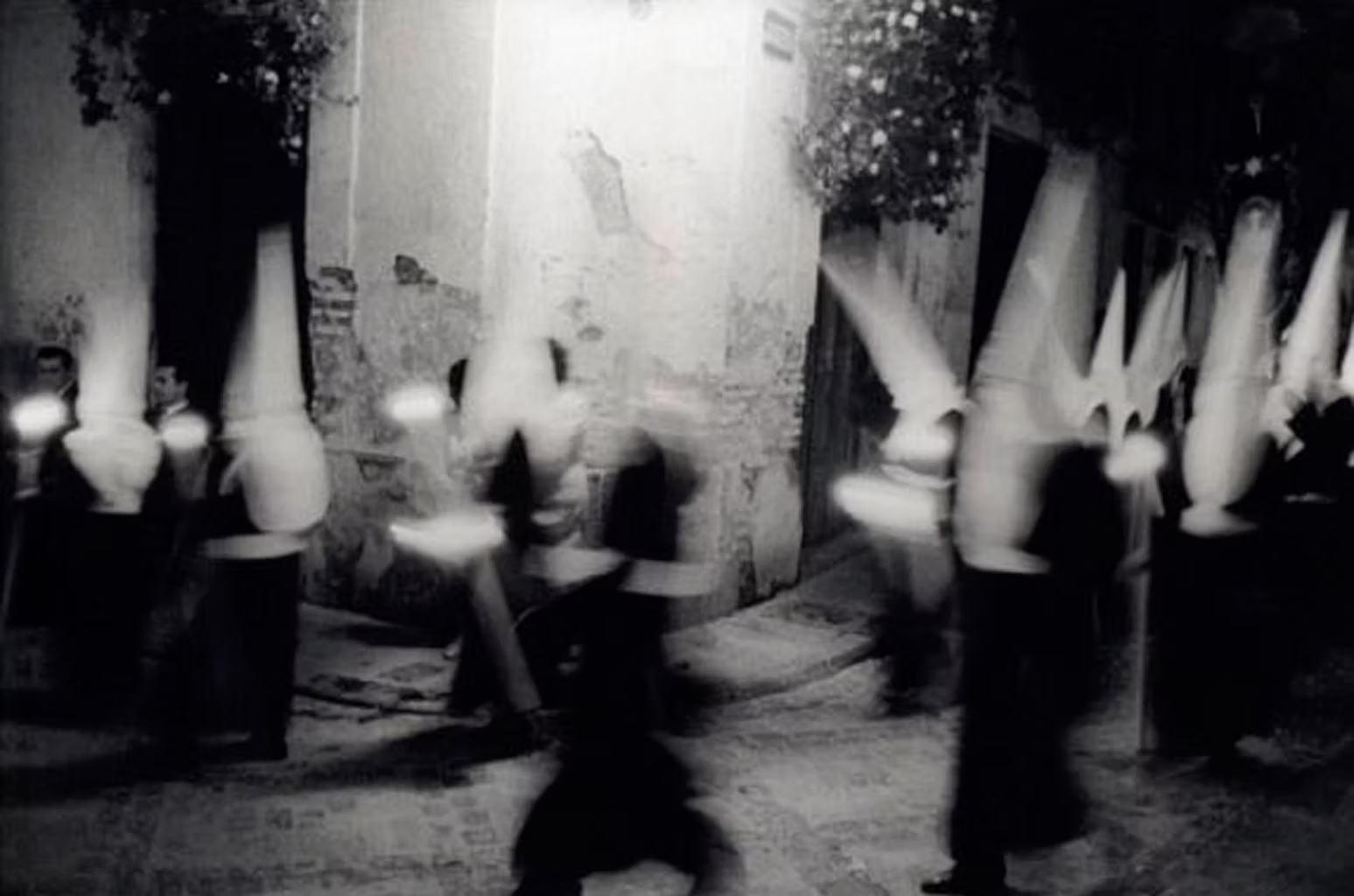 Francisco Ontañon — Los Dias Iluminados: Semana Santa en Andalucía