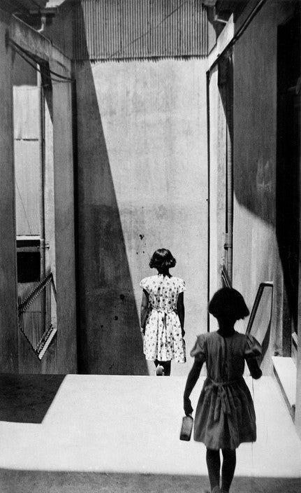 Agnès Sire — Sergio Larrain (Vagabond Photographer)