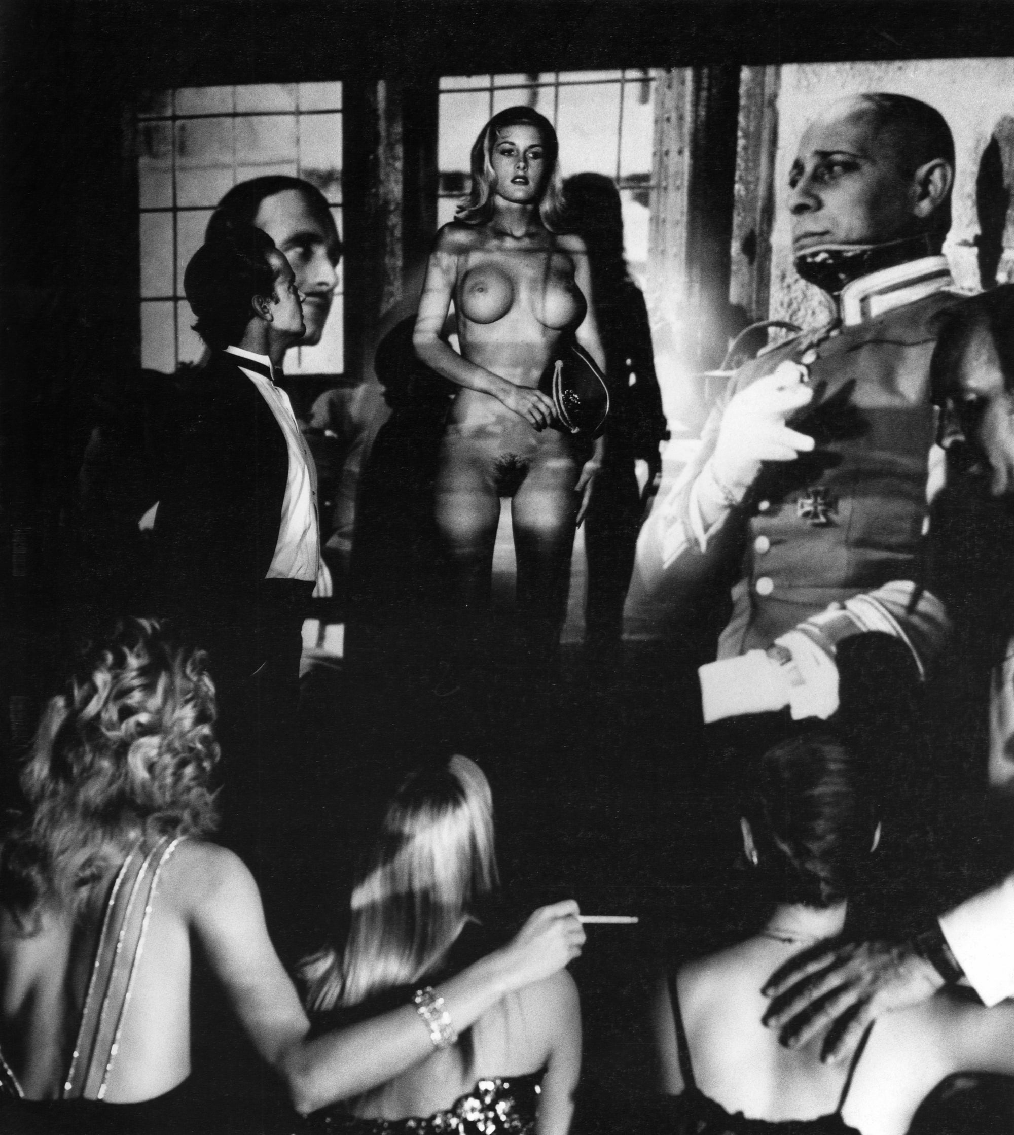 Helmut Newton's Illustrated Nº2