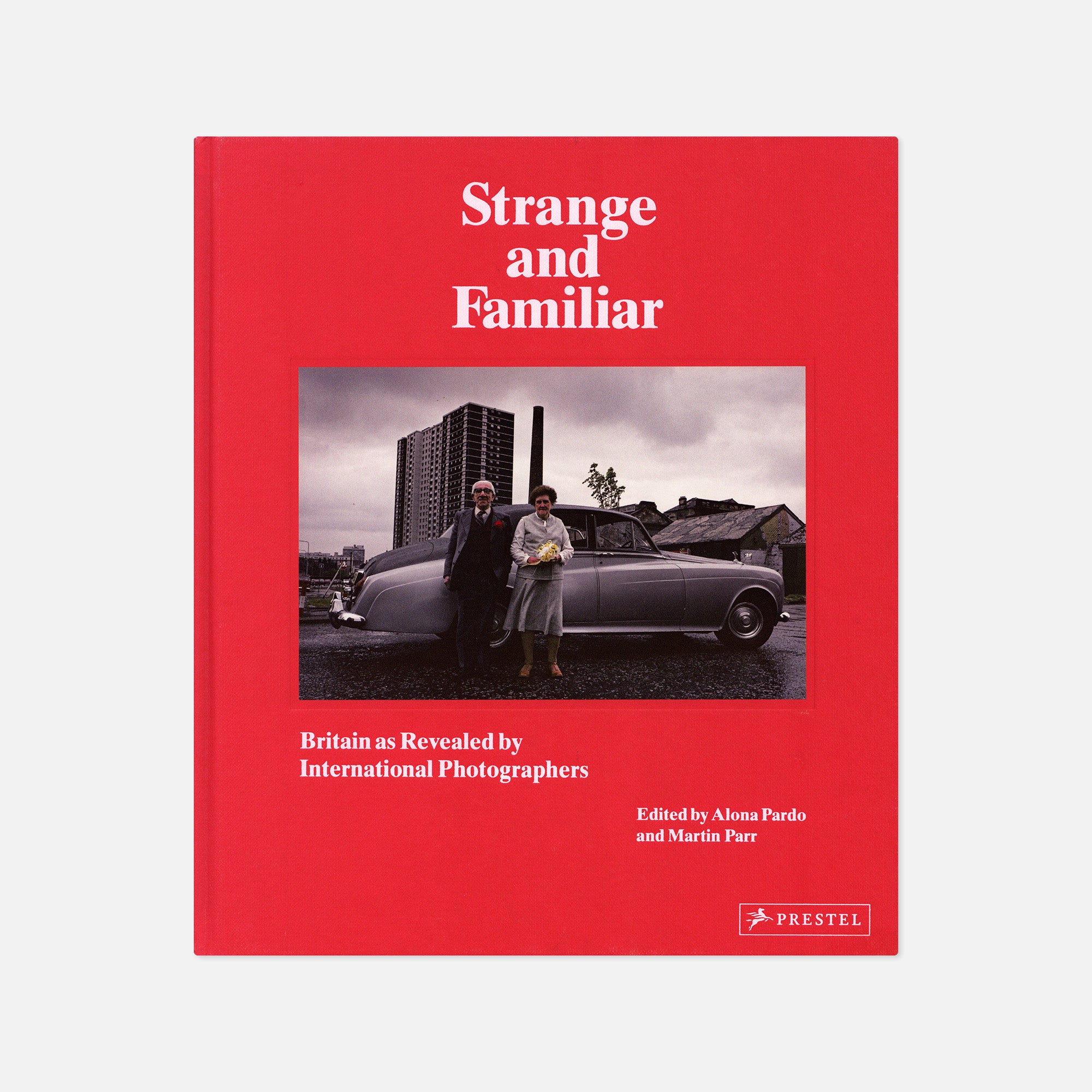 Strange and Familiar: Britain as Revealed by International Photographers