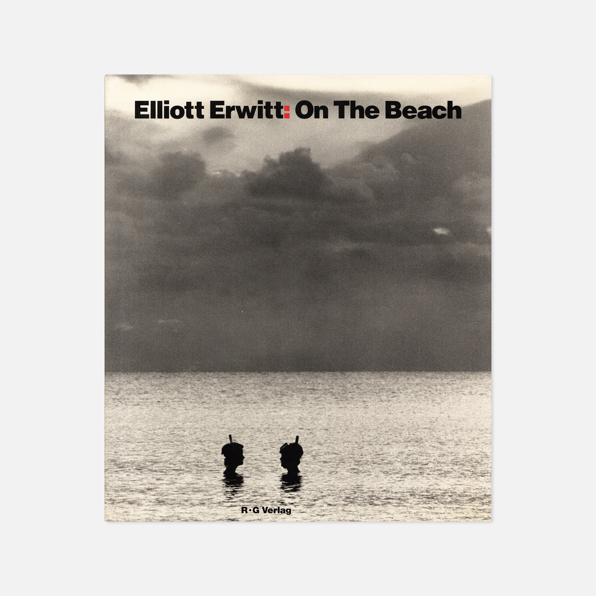Elliott Erwitt — On The Beach