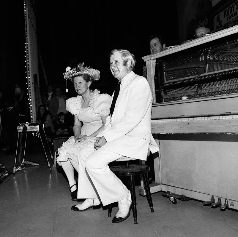 Henry Horenstein — Honky Tonk: Portraits of Country Music