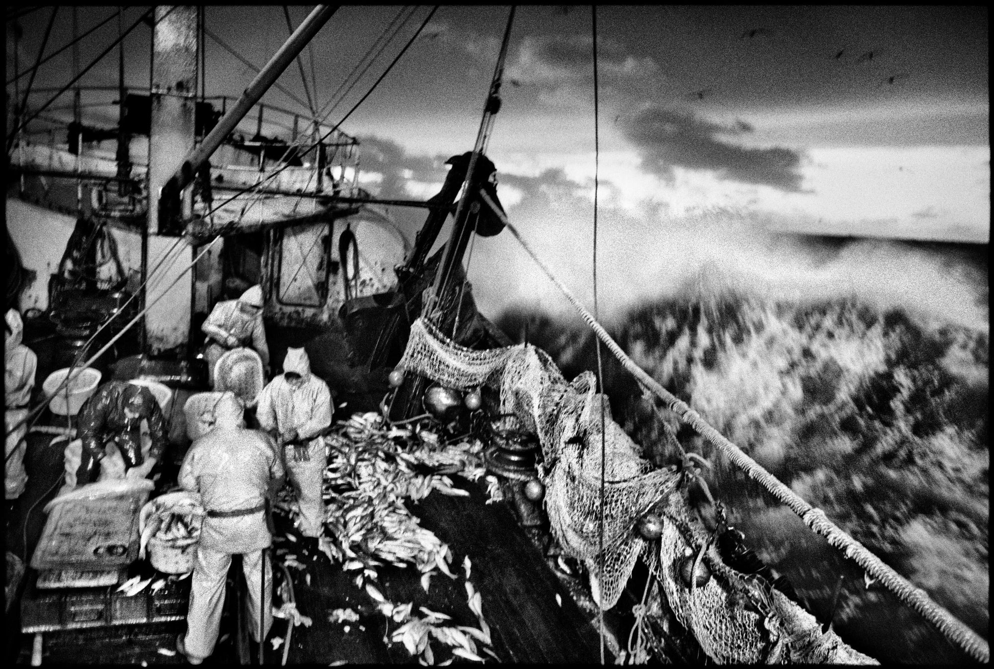 Jean Gaumy — Pleine Mer (Men at Sea)
