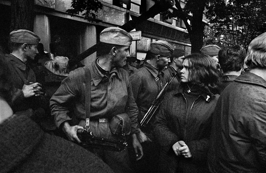 Josef Koudelka — Invasion Prague 68