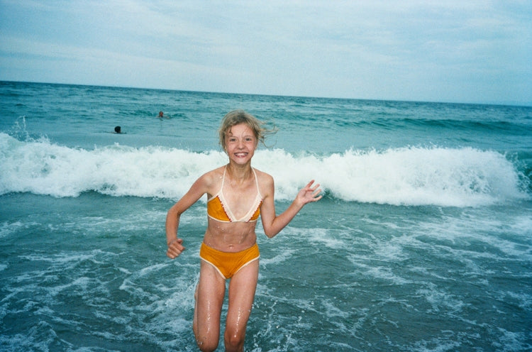 Bertien van Manen — Let's sit down before we go