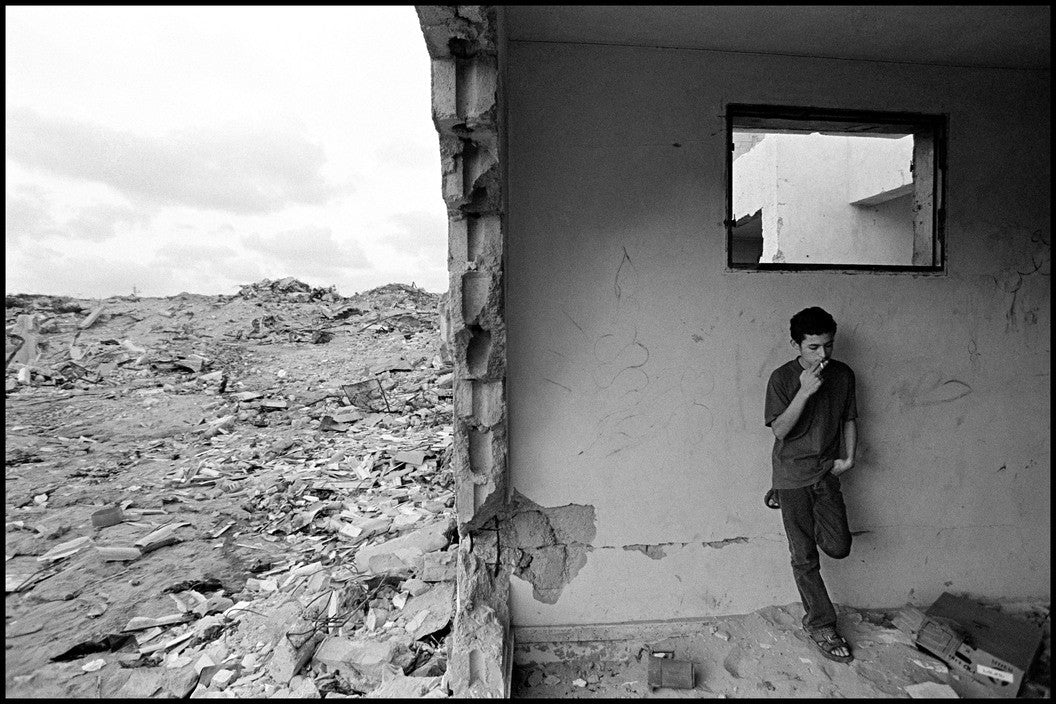 Larry Towell — No Man's Land – Wolf Books