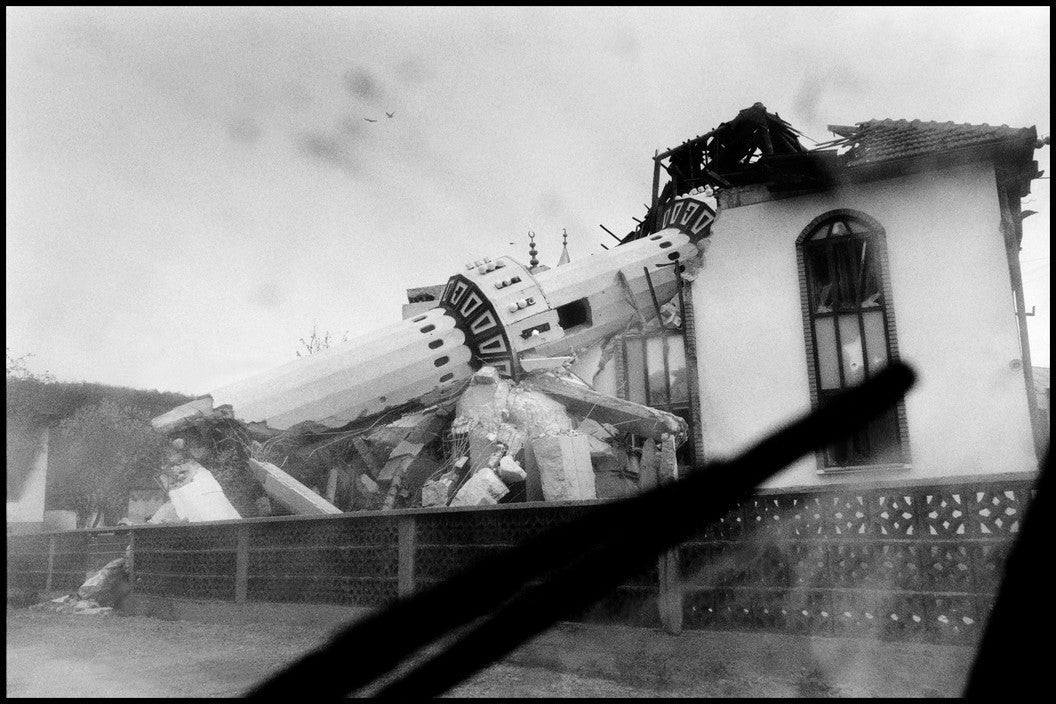 Gilles Peress — Farewell to Bosnia