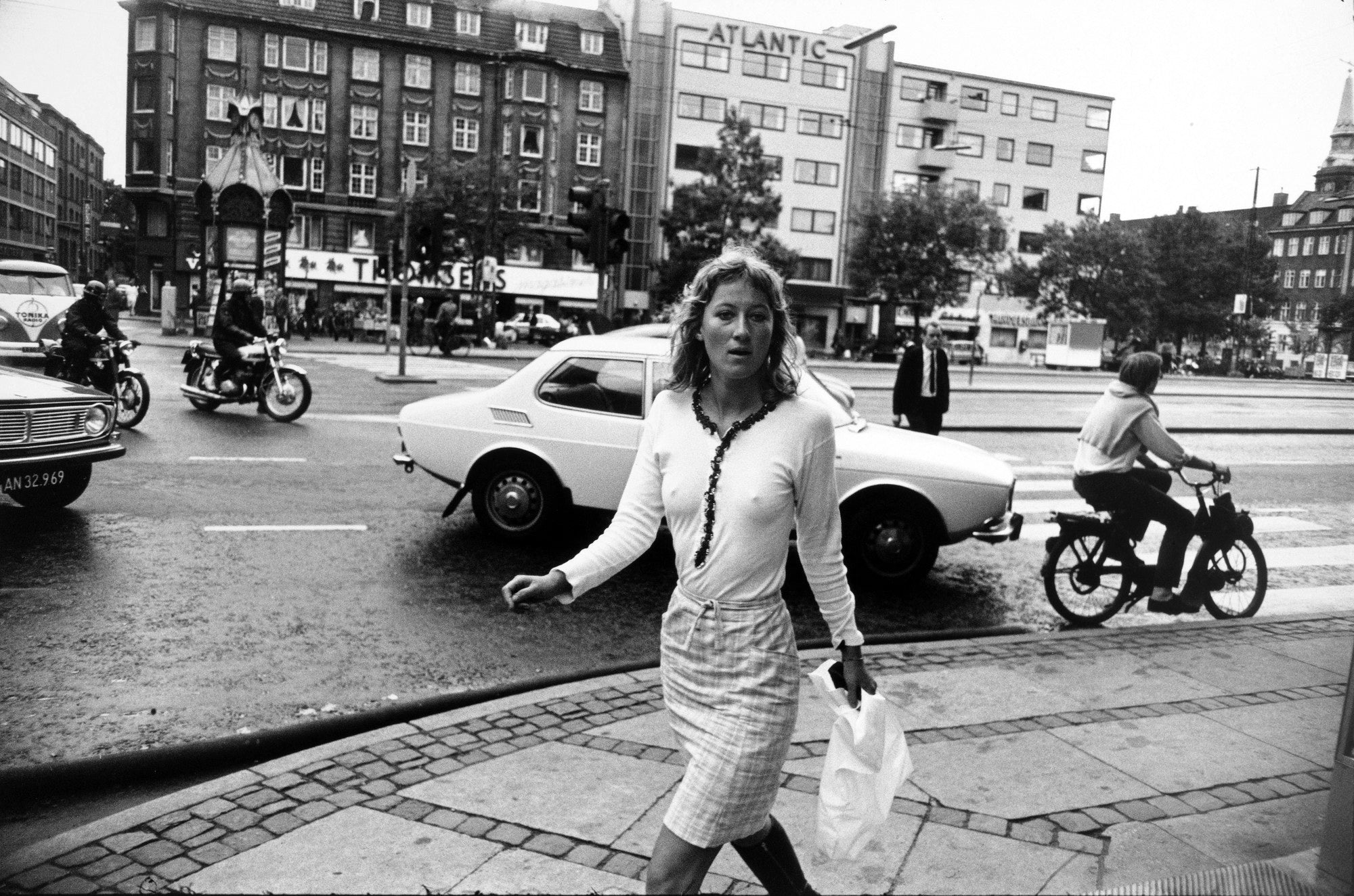 Garry Winogrand — Women are Beautiful