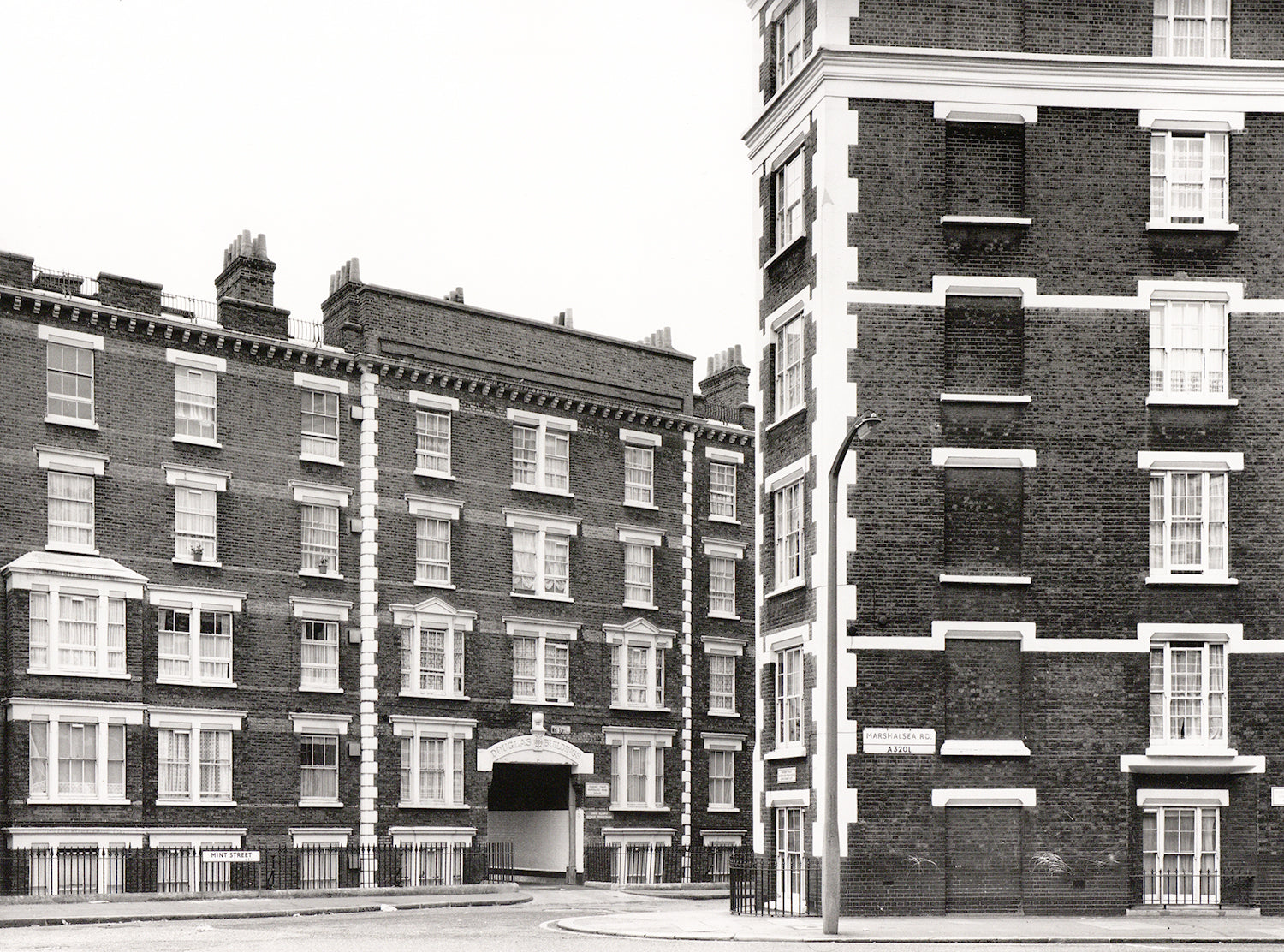 Axel Hütte LONDON 写真集　ドイツ語版 London : Photographien 1982-1984 | Axel Hutte | First