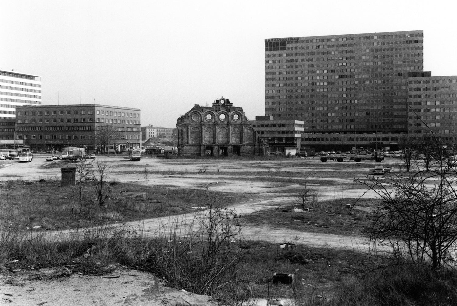 Berlin Nach 45 Michael Schmidt　写真集 Michael Schmidt: Berlin nach 45, Steidl, 2005 | Bookshop Le Plac