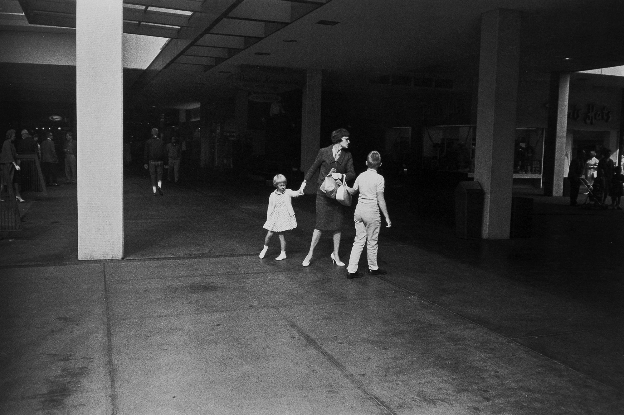 Garry Winogrand — The Man in the Crowd