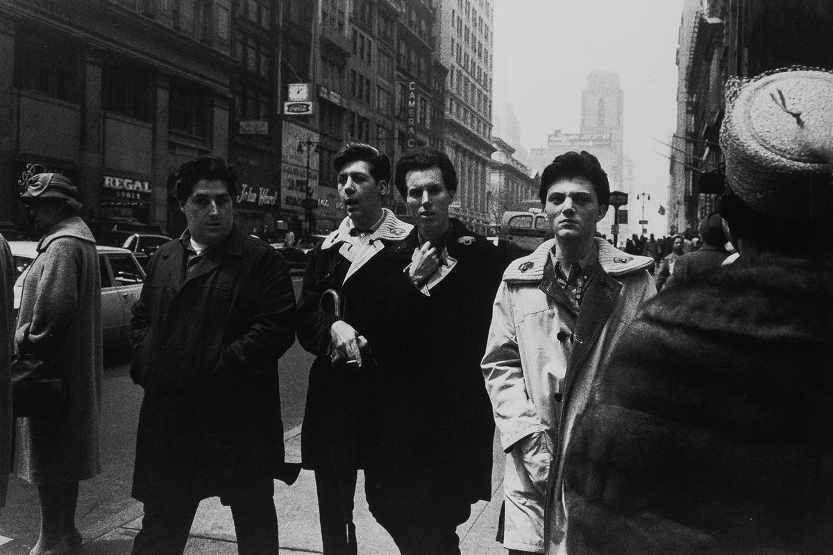 Garry Winogrand — The Man in the Crowd