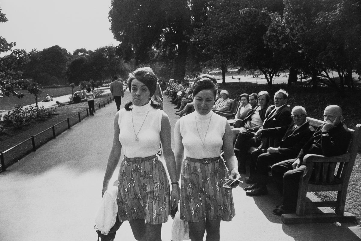 Garry Winogrand — The Man in the Crowd