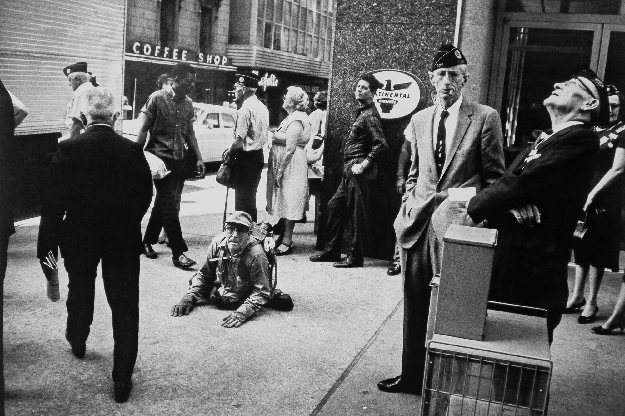 Garry Winogrand — 1964