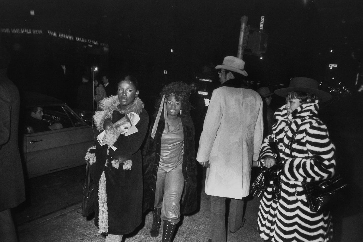 Garry Winogrand — The Man in the Crowd