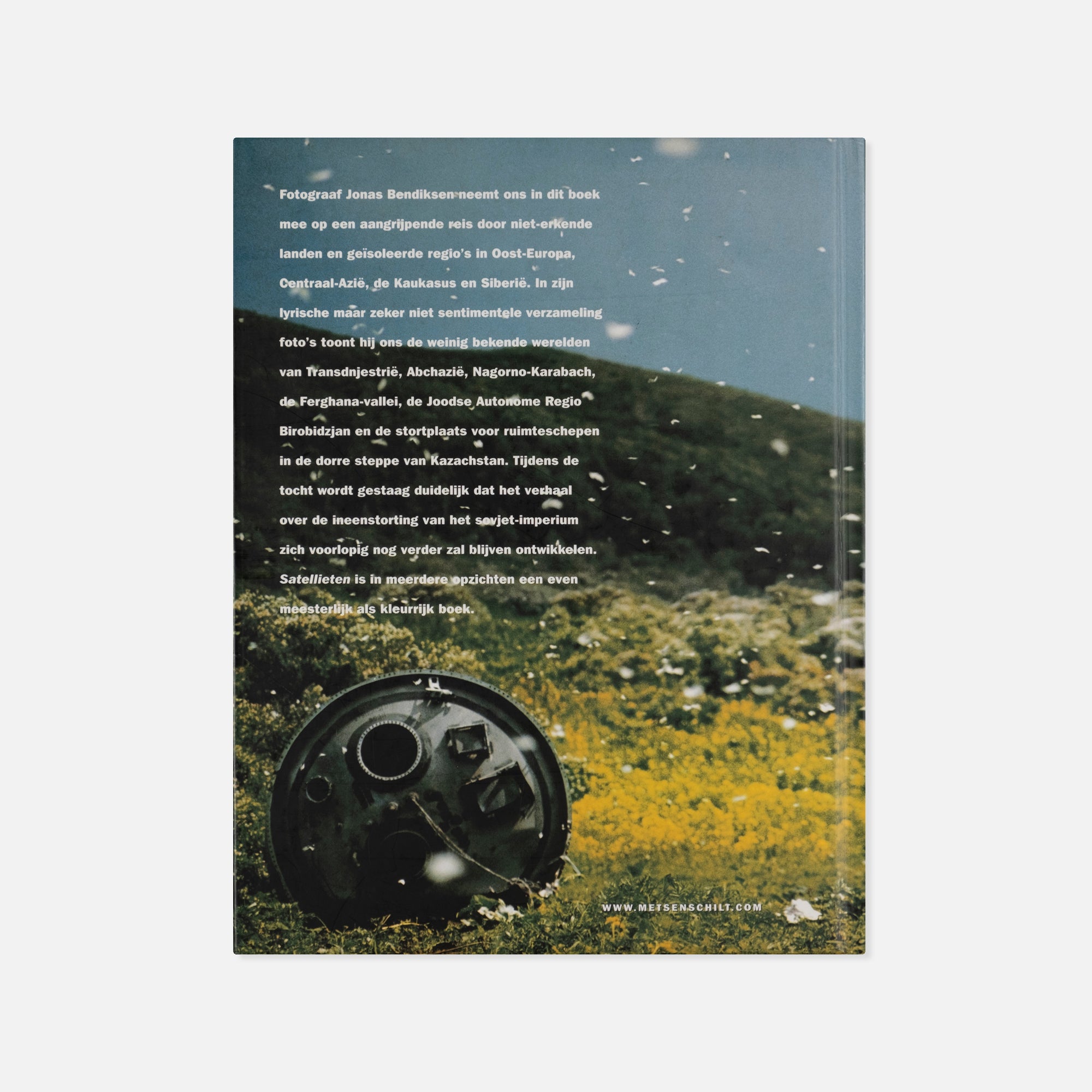 Jonas Bendiksen — Satellieten (Satellites)